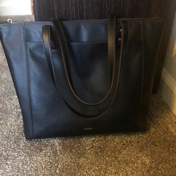 Fossil Handbags - Perfect condition! Fossil purse.